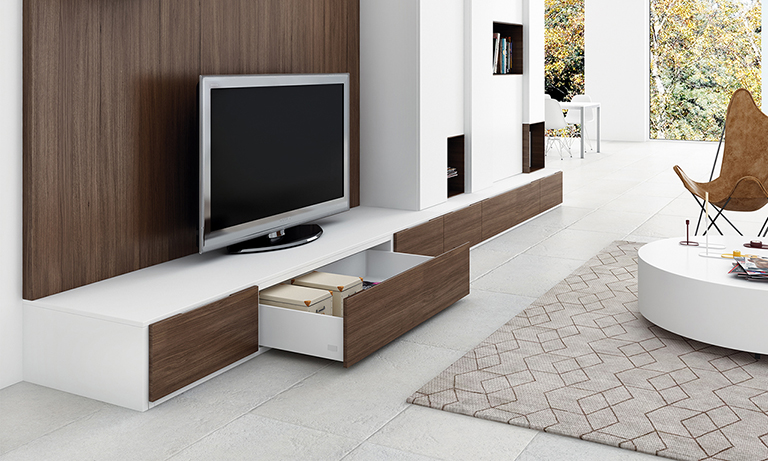 Mobilier modern - living amenajat cu sertarul slim marca Emuca 