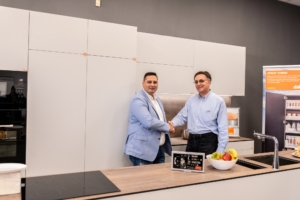 Reprezentantii Metalcom si Blum