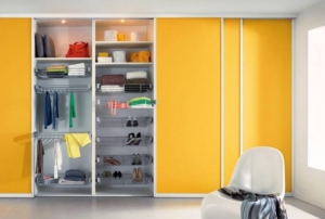 Sistemul modern Easy Storage pentru organizarea articolelor articoleleor vestimentare