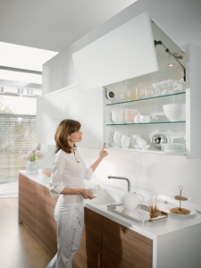 Dulapuri moderne SERVO-DRIVE pentru AVENTOS marca Blum